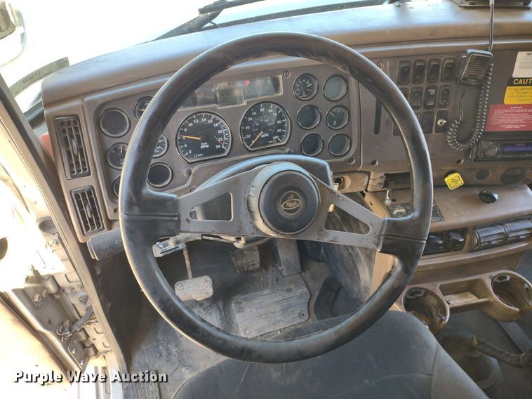 image for item LL9039 2003 Mack CV713  dump truck