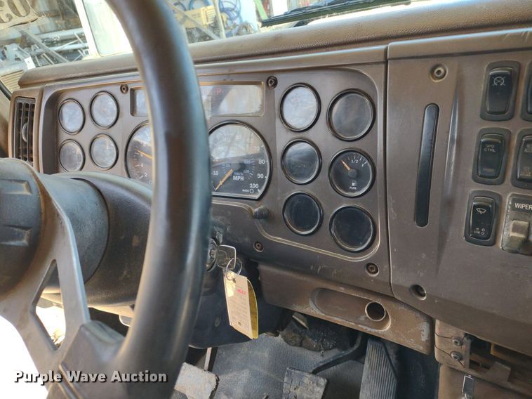 image for item LL9039 2003 Mack CV713  dump truck