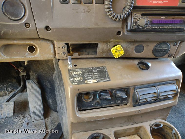 image for item LL9039 2003 Mack CV713  dump truck