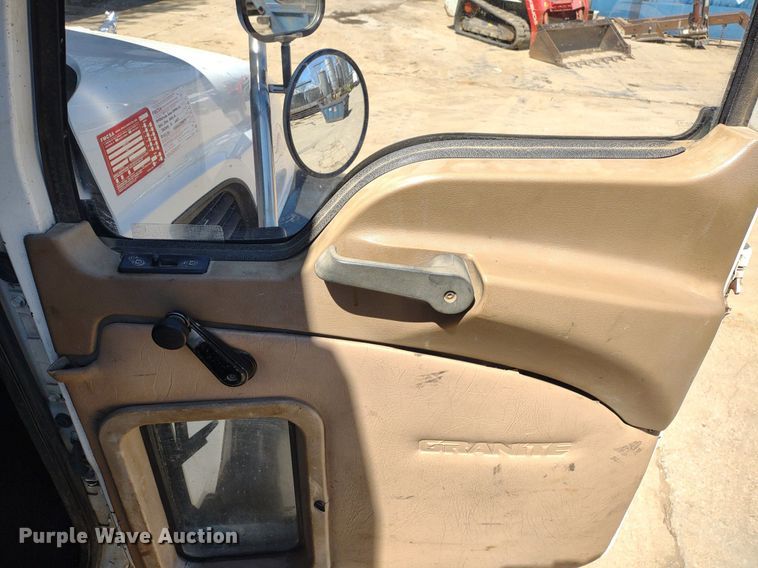 image for item LL9039 2003 Mack CV713  dump truck