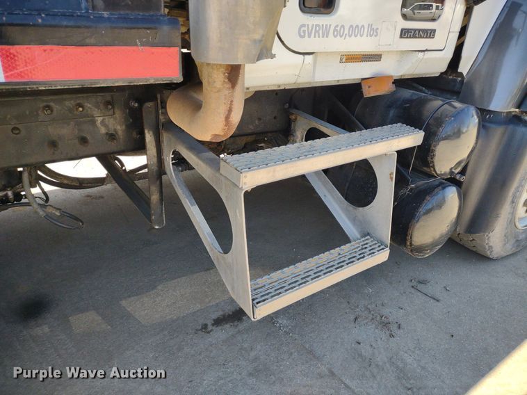 image for item LL9039 2003 Mack CV713  dump truck