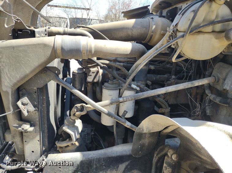 image for item LL9039 2003 Mack CV713  dump truck