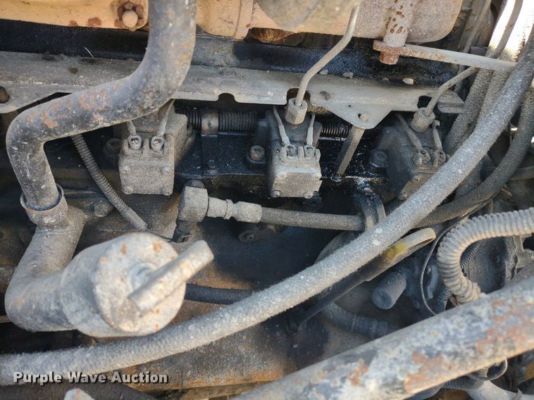 image for item LL9039 2003 Mack CV713  dump truck