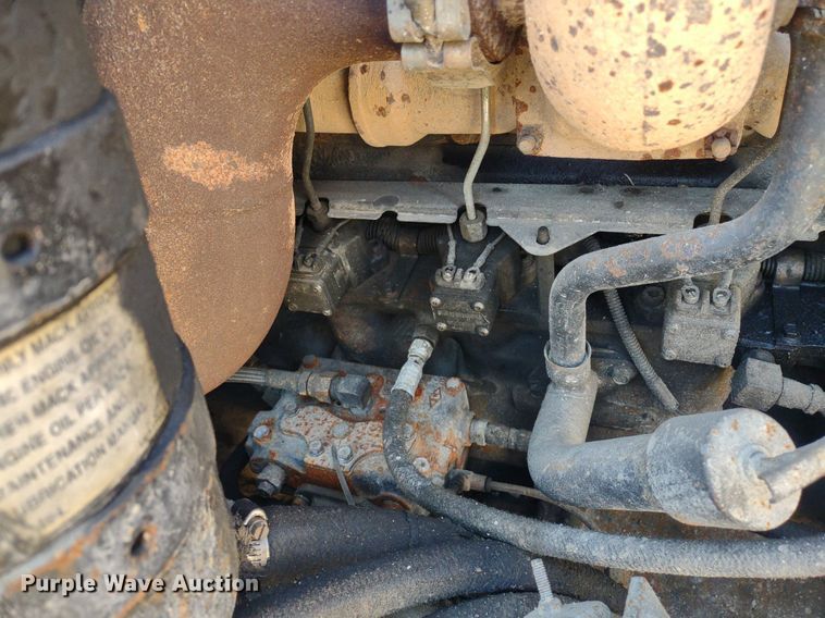 image for item LL9039 2003 Mack CV713  dump truck