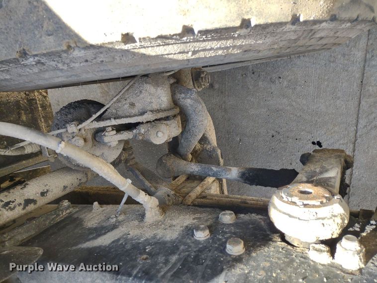 image for item LL9039 2003 Mack CV713  dump truck