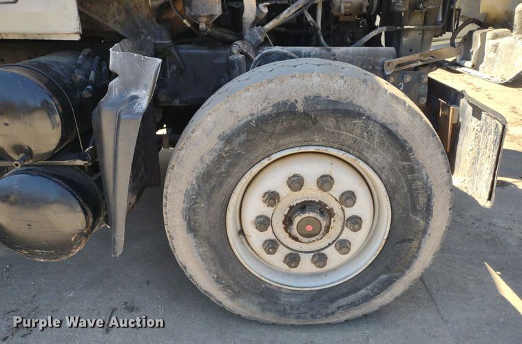 image for item LL9039 2003 Mack CV713  dump truck