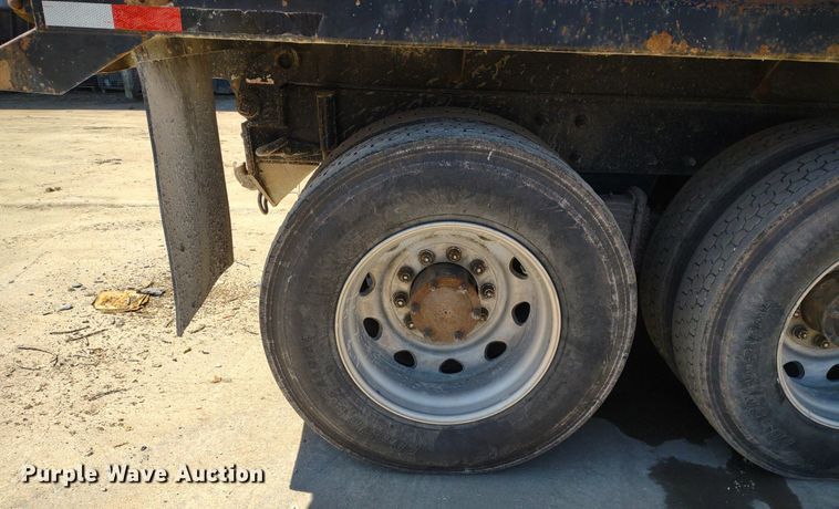 image for item LL9039 2003 Mack CV713  dump truck