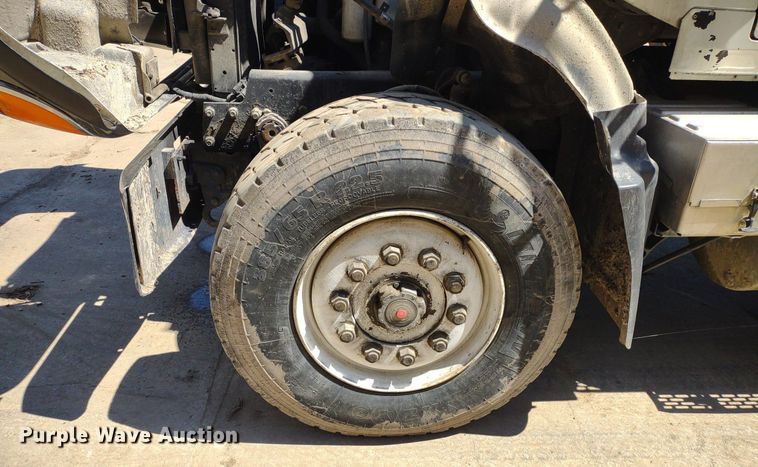 image for item LL9039 2003 Mack CV713  dump truck