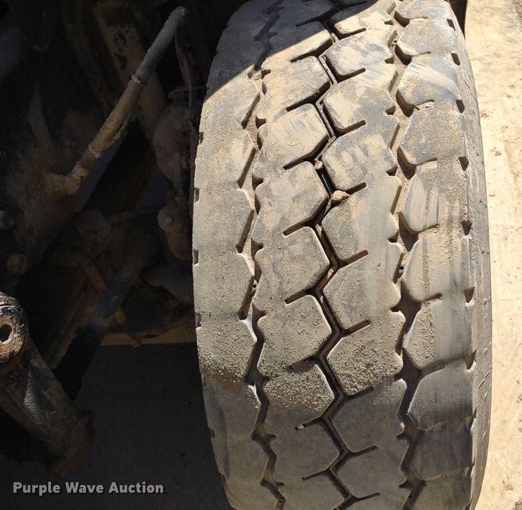 image for item LL9039 2003 Mack CV713  dump truck