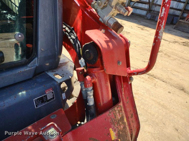 image for item LL9040 2016 Takeuchi TL10V-2  tracked skid steer loader