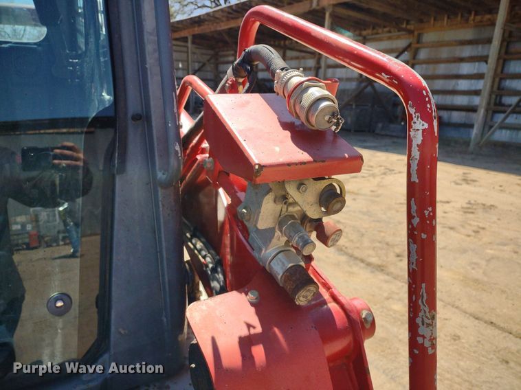 image for item LL9040 2016 Takeuchi TL10V-2  tracked skid steer loader