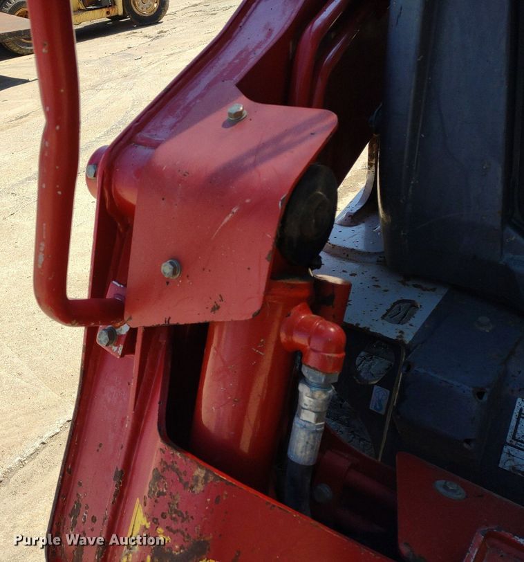 image for item LL9040 2016 Takeuchi TL10V-2  tracked skid steer loader