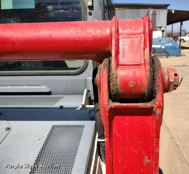 image for item LL9040 2016 Takeuchi TL10V-2  tracked skid steer loader