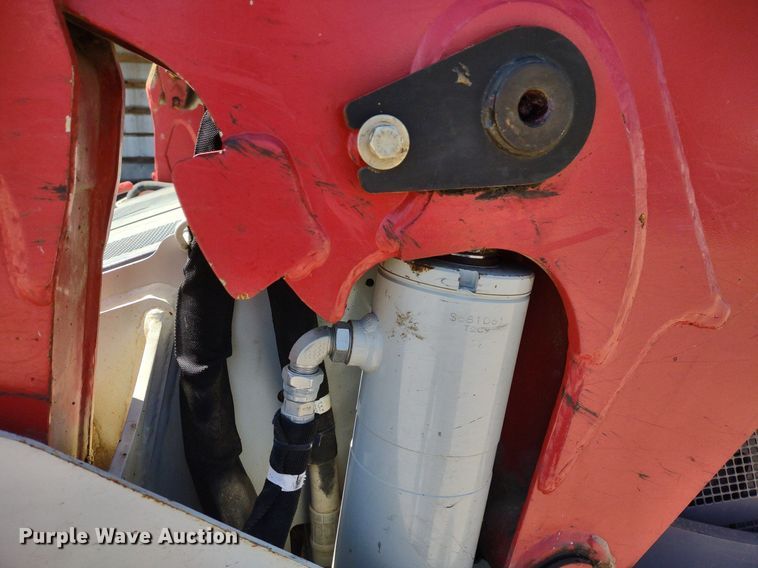 image for item LL9040 2016 Takeuchi TL10V-2  tracked skid steer loader