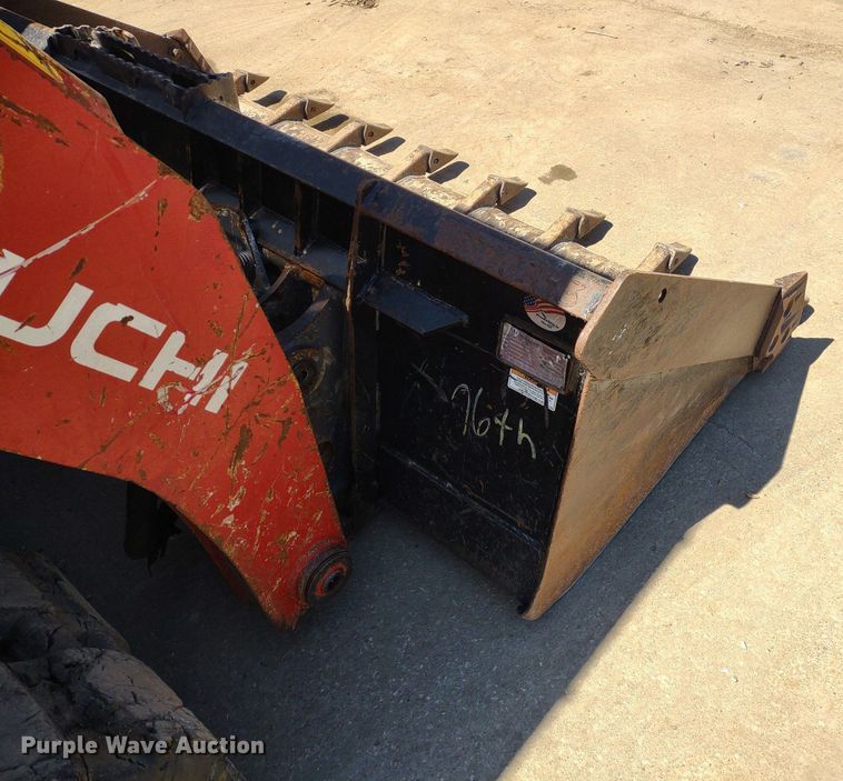 image for item LL9040 2016 Takeuchi TL10V-2  tracked skid steer loader