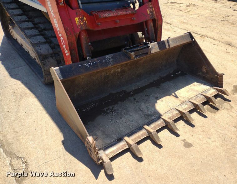 image for item LL9040 2016 Takeuchi TL10V-2  tracked skid steer loader