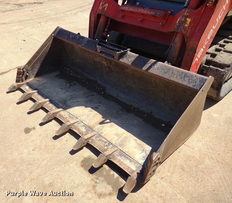 image for item LL9040 2016 Takeuchi TL10V-2  tracked skid steer loader