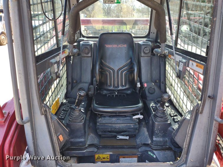 image for item LL9040 2016 Takeuchi TL10V-2  tracked skid steer loader