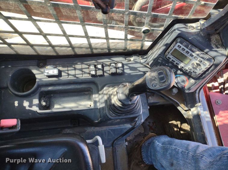 image for item LL9040 2016 Takeuchi TL10V-2  tracked skid steer loader