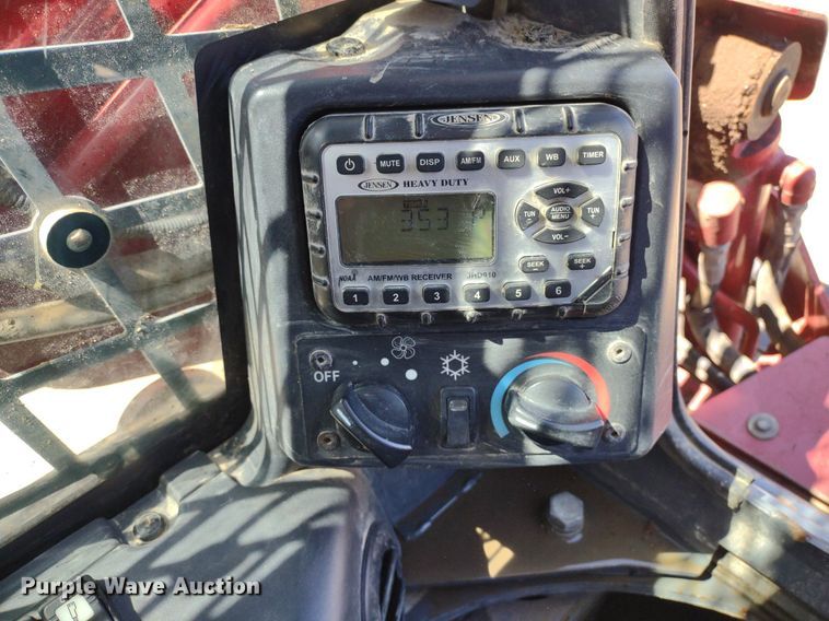 image for item LL9040 2016 Takeuchi TL10V-2  tracked skid steer loader