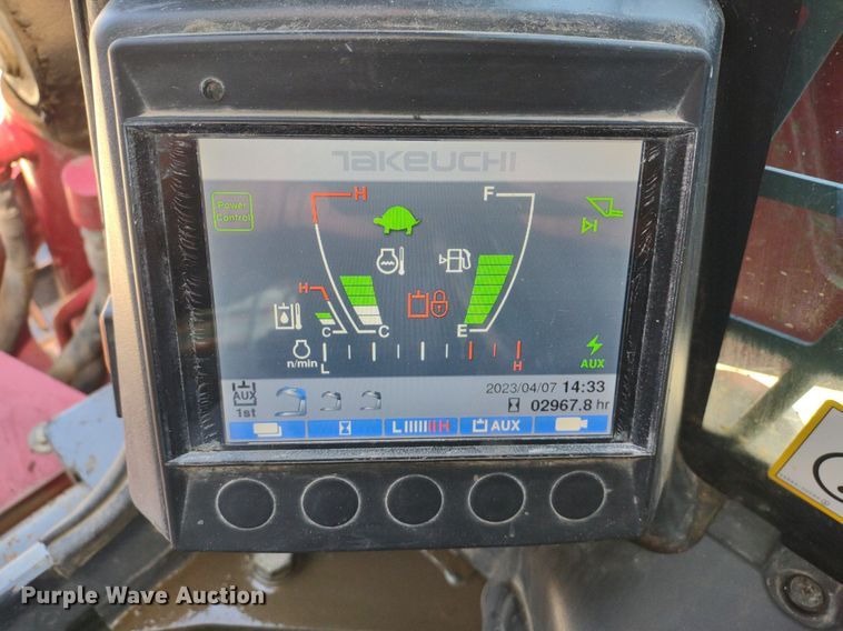 image for item LL9040 2016 Takeuchi TL10V-2  tracked skid steer loader