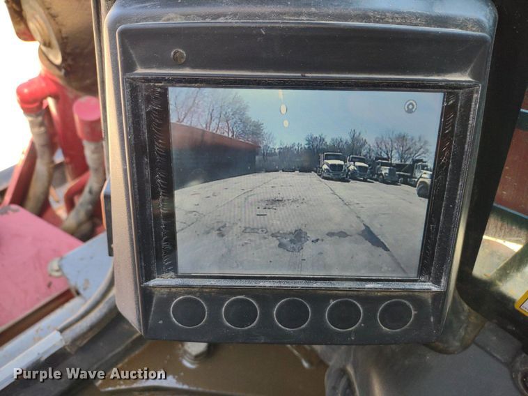 image for item LL9040 2016 Takeuchi TL10V-2  tracked skid steer loader