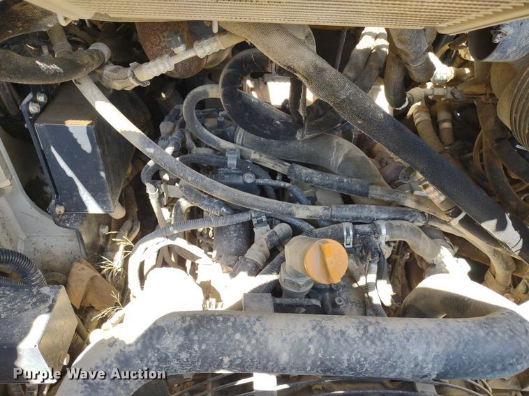 image for item LL9040 2016 Takeuchi TL10V-2  tracked skid steer loader