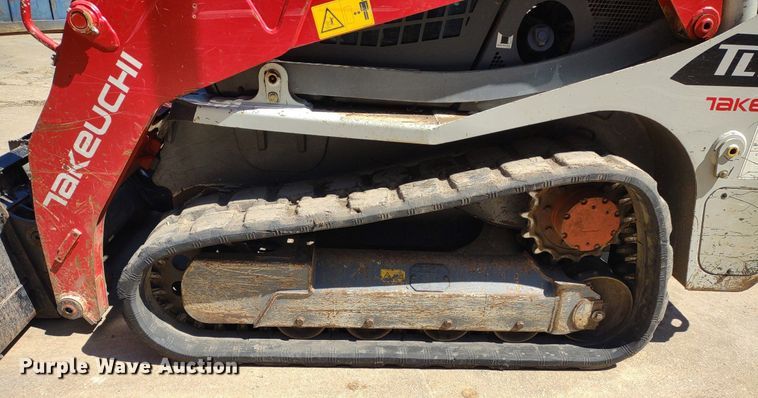 image for item LL9040 2016 Takeuchi TL10V-2  tracked skid steer loader