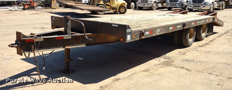 image for item LL9042 2000 Towmaster C-20  equipment trailer