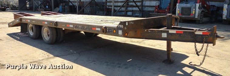 image for item LL9042 2000 Towmaster C-20  equipment trailer