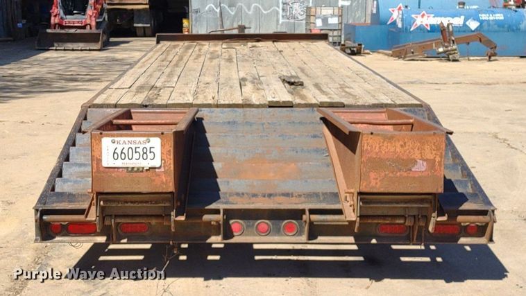 image for item LL9042 2000 Towmaster C-20  equipment trailer