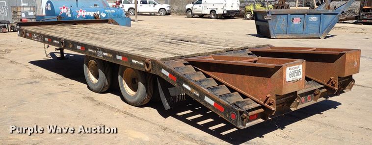 image for item LL9042 2000 Towmaster C-20  equipment trailer