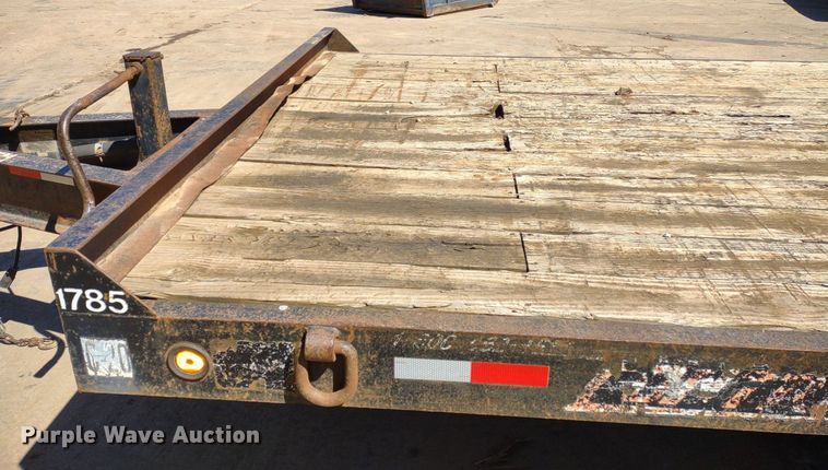 image for item LL9042 2000 Towmaster C-20  equipment trailer