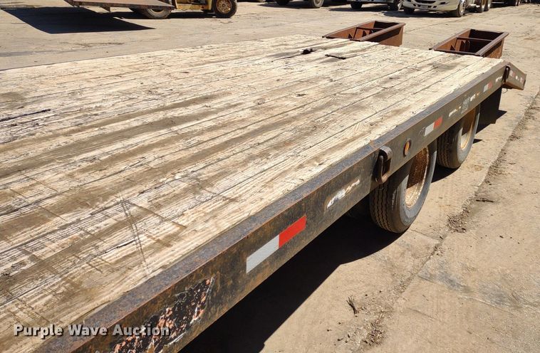 image for item LL9042 2000 Towmaster C-20  equipment trailer
