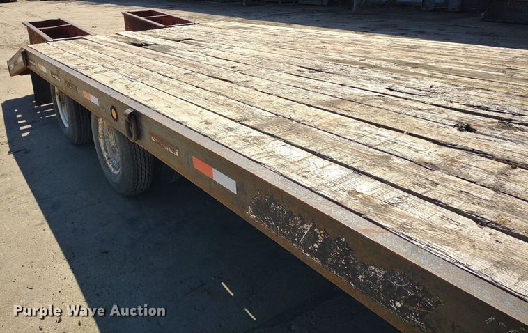 image for item LL9042 2000 Towmaster C-20  equipment trailer
