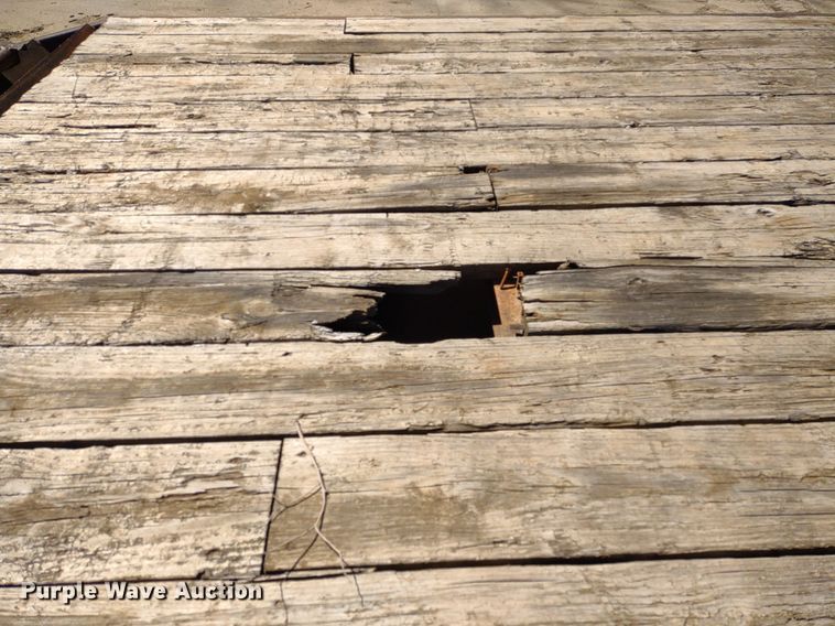 image for item LL9042 2000 Towmaster C-20  equipment trailer