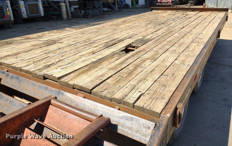 image for item LL9042 2000 Towmaster C-20  equipment trailer