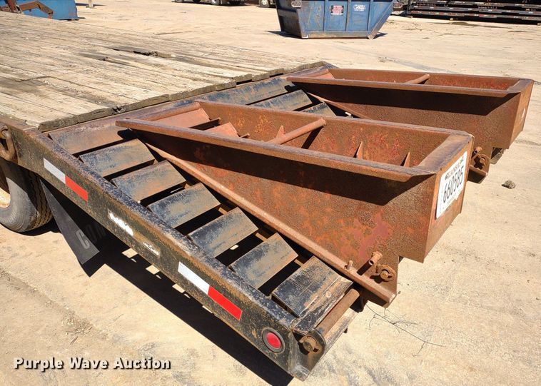 image for item LL9042 2000 Towmaster C-20  equipment trailer