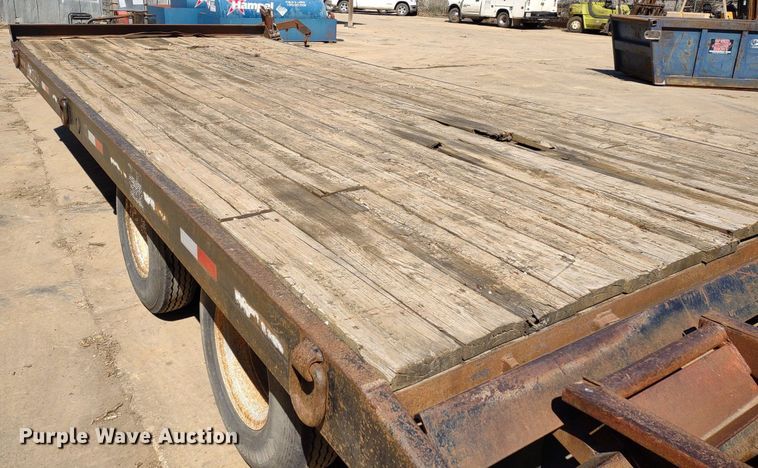 image for item LL9042 2000 Towmaster C-20  equipment trailer