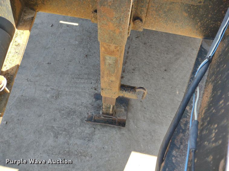 image for item LL9042 2000 Towmaster C-20  equipment trailer