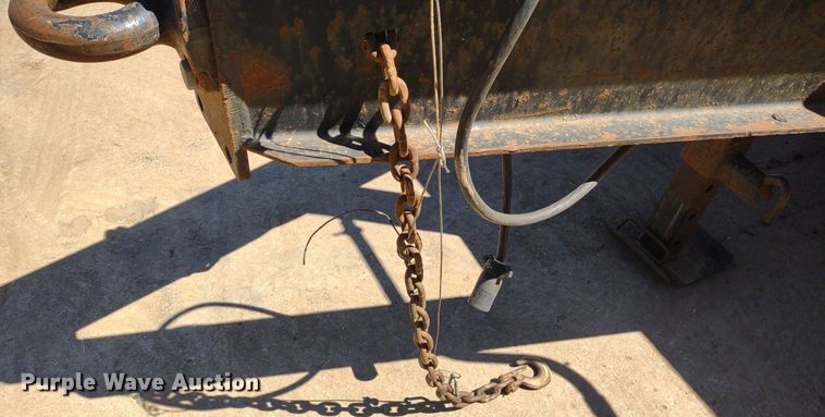 image for item LL9042 2000 Towmaster C-20  equipment trailer