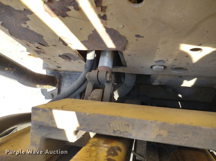 image for item LL9052 Caterpillar T40B  forklift