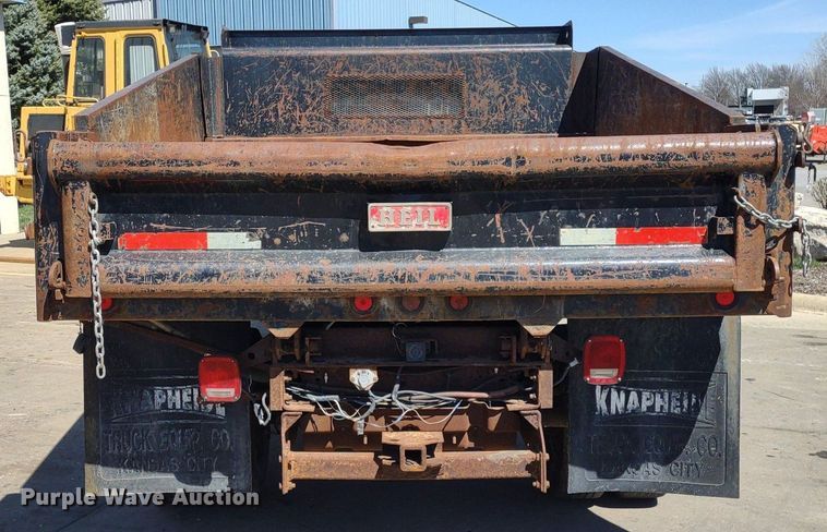 image for item LL9053 2001 Ford F350 Super Duty  dump bed pickup truck