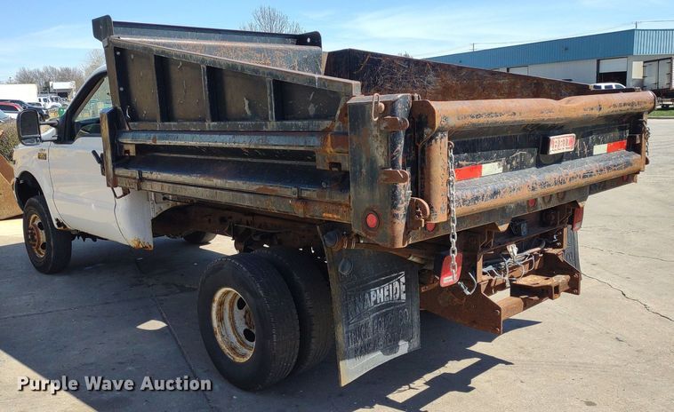 image for item LL9053 2001 Ford F350 Super Duty  dump bed pickup truck