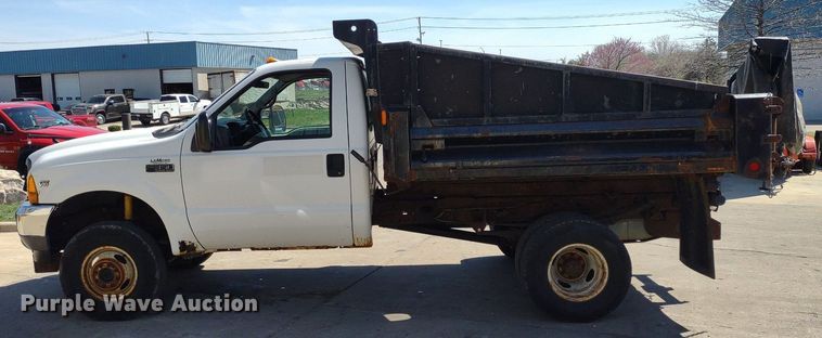 image for item LL9053 2001 Ford F350 Super Duty  dump bed pickup truck