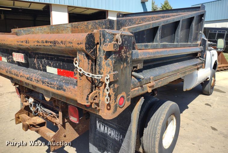 image for item LL9053 2001 Ford F350 Super Duty  dump bed pickup truck