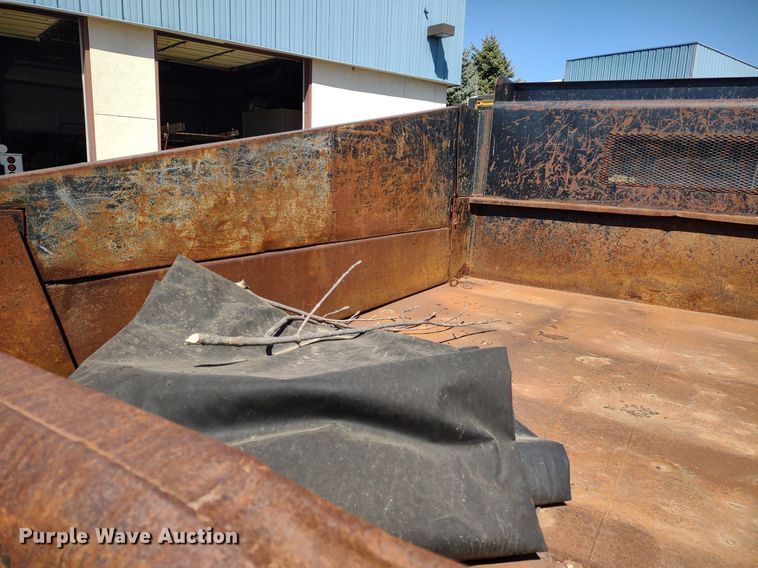 image for item LL9053 2001 Ford F350 Super Duty  dump bed pickup truck