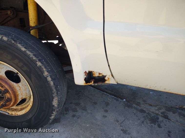 image for item LL9053 2001 Ford F350 Super Duty  dump bed pickup truck