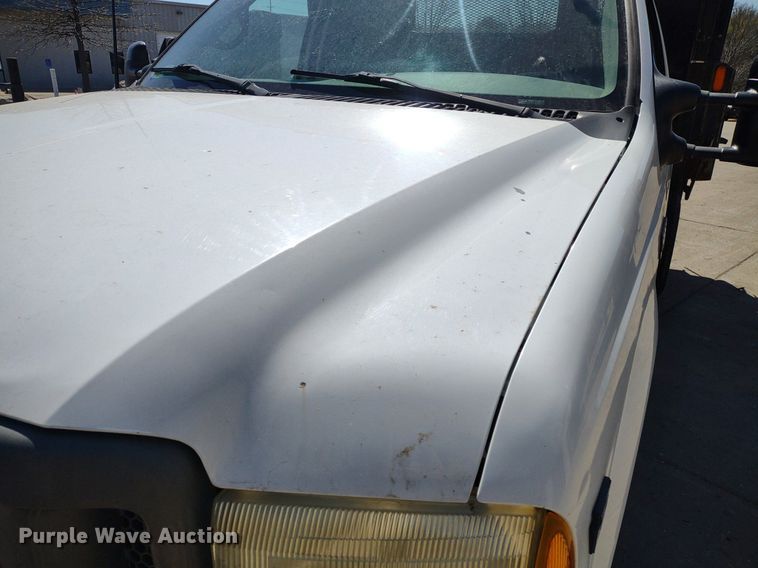 image for item LL9053 2001 Ford F350 Super Duty  dump bed pickup truck