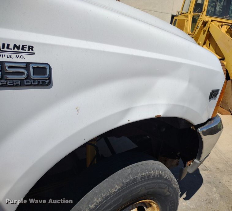 image for item LL9053 2001 Ford F350 Super Duty  dump bed pickup truck